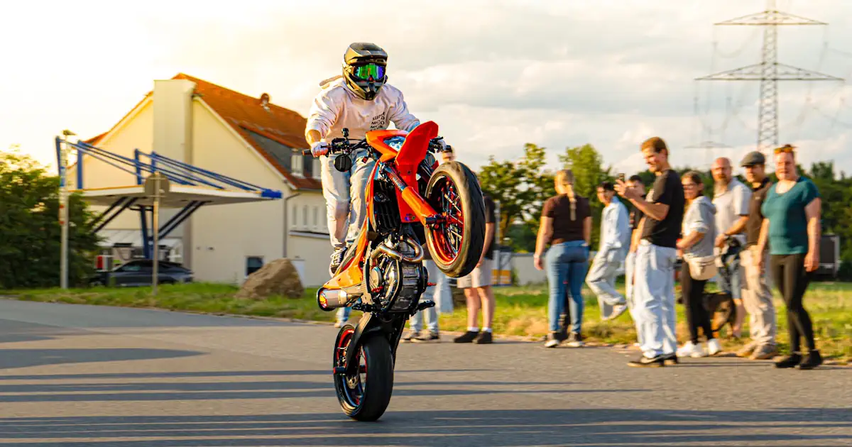 Lowdeep und Decardent August '26 Stunt